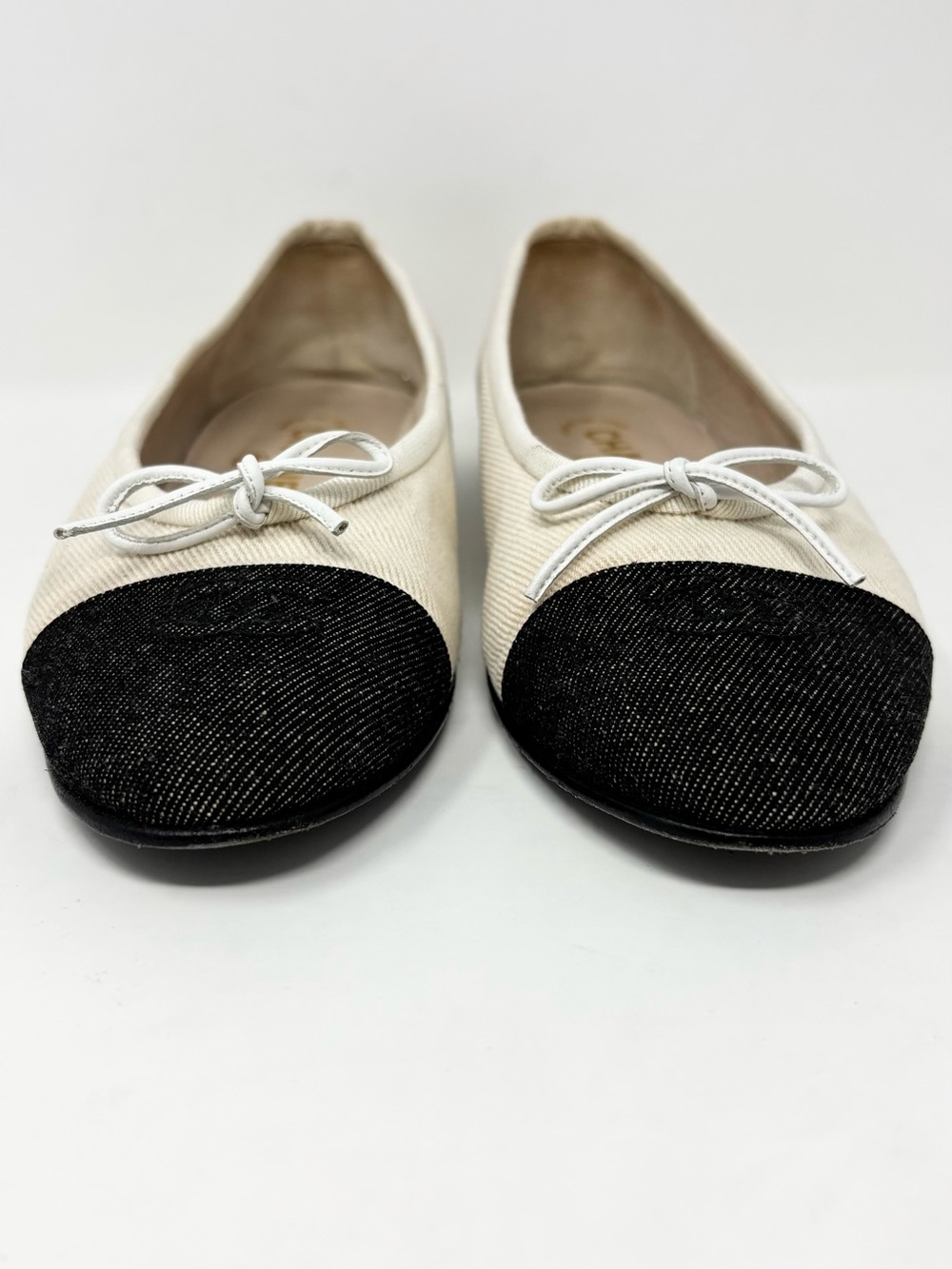 CHANEL Two Tone Ballet Flats Ivory Black Denim Cap Toe size 37 6-6.5 - Picture 6 of 15